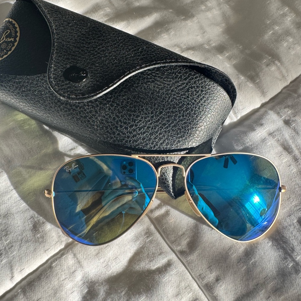 Ray-Ban Aviator Sunglasses with Blue Lenses